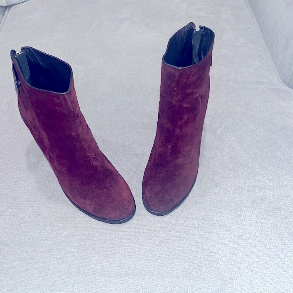 Vintage Rag & Bone burgundy suede leather 4” heel boots, zippered back. - Picture 2 of 5